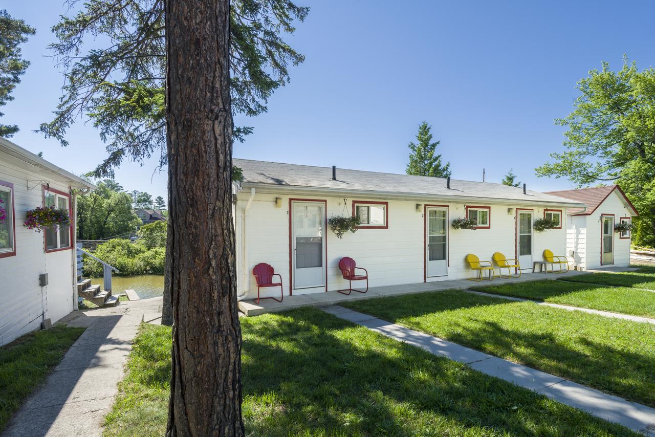 Hollywood Cottages Wasaga Beach Eksteriør billede